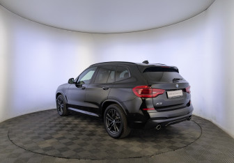 Подержанный автомобиль BMW X3 2020 года (7 фото)