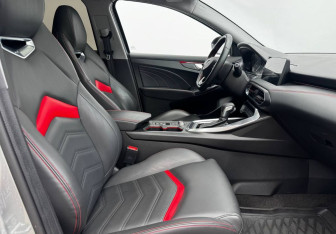 Подержанный автомобиль Kaiyi E5 2023 года (10 фото)