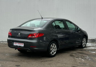 Подержанный автомобиль Peugeot 408 2014 года (5 фото)