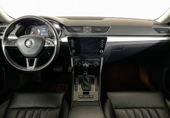 Подержанный автомобиль Skoda Superb Liftback 2018 года (12 фото)