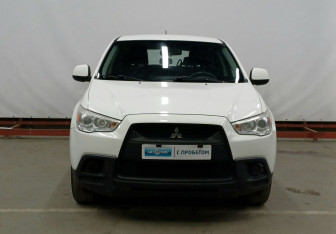 Подержанный автомобиль Mitsubishi ASX 2012 года (2 фото)