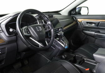 Подержанный автомобиль Honda CR-V 2017 года (12 фото)