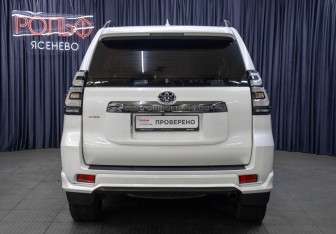 Подержанный автомобиль Toyota Land Cruiser Prado 2020 года (6 фото)