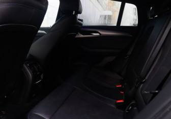 Подержанный автомобиль BMW X4 2019 года (11 фото)