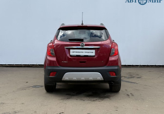 Подержанный автомобиль Opel Mokka 2013 года (6 фото)