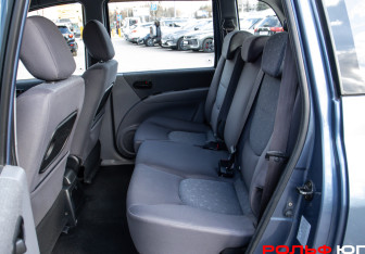 Подержанный автомобиль Hyundai Matrix 2006 года (8 фото)