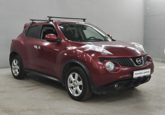 Подержанный автомобиль Nissan Juke 2011 года (3 фото)