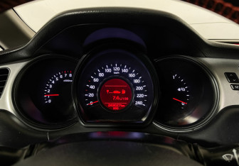 Подержанный автомобиль Kia Ceed Hatchback 2012 года (11 фото)