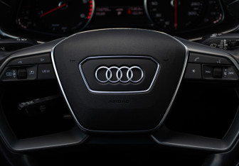 Подержанный автомобиль Audi A6 Sedan 2021 года (17 фото)
