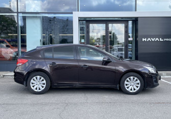 Подержанный автомобиль Chevrolet Cruze Hatchback 2014 года (4 фото)