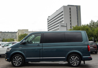 Подержанный автомобиль Volkswagen Caravelle 2018 года (6 фото)