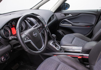Подержанный автомобиль Opel Zafira Compactvan 2013 года (10 фото)