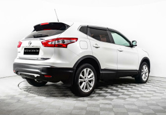 Подержанный автомобиль Nissan Qashqai 2014 года (5 фото)