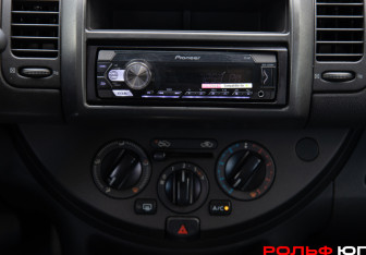 Подержанный автомобиль Nissan Note 2007 года (14 фото)