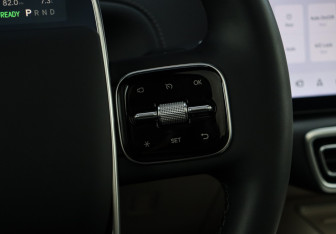 Подержанный автомобиль LiXiang L6 2024 года (25 фото)