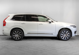 Подержанный автомобиль Volvo XC90 2021 года (4 фото)