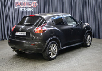 Подержанный автомобиль Nissan Juke 2011 года (3 фото)