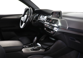 Подержанный автомобиль BMW X4 2018 года (9 фото)
