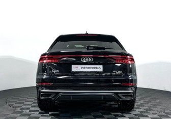 Подержанный автомобиль Audi Q8 2018 года (6 фото)
