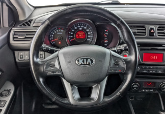 Подержанный автомобиль Kia Rio Sedan 2013 года (22 фото)