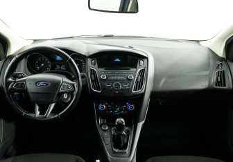 Подержанный автомобиль Ford Focus Wagon 2017 года (8 фото)