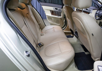 Подержанный автомобиль Jaguar XF Sedan 2008 года (12 фото)