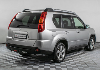 Подержанный автомобиль Nissan X-Trail 2007 года (5 фото)