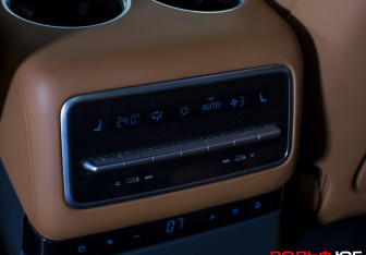 Подержанный автомобиль LiXiang L9 2023 года (22 фото)