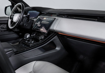 Подержанный автомобиль Land Rover Range Rover Sport 2022 года (9 фото)