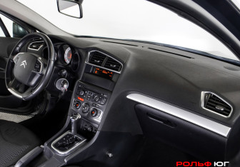 Подержанный автомобиль Citroen C4 Sedan 2013 года (7 фото)