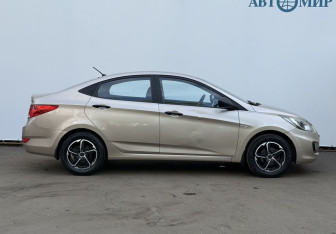 Подержанный автомобиль Hyundai Solaris Sedan 2011 года (4 фото)