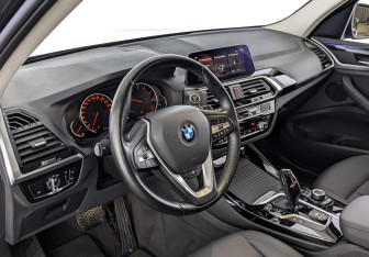 Подержанный автомобиль BMW X3 2021 года (16 фото)