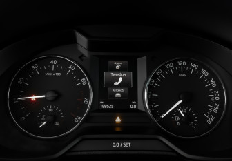 Подержанный автомобиль Skoda Octavia Liftback 2016 года (16 фото)