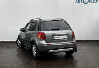 Подержанный автомобиль Suzuki SX4 Hatchback 2014 года (7 фото)