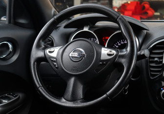 Подержанный автомобиль Nissan Juke 2012 года (18 фото)