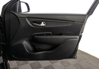 Подержанный автомобиль Kia Rio Hatchback 2021 года (24 фото)