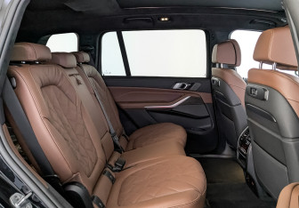 Новый BMW X7 2025 (12 фото)