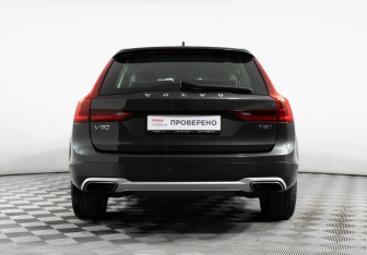 Подержанный автомобиль Volvo V90 Cross Country 2019 года (6 фото)