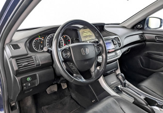 Подержанный автомобиль Honda Accord Sedan 2013 года (16 фото)