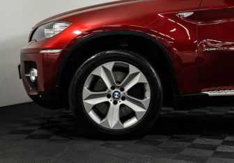 Подержанный автомобиль BMW X6 2009 года (7 фото)