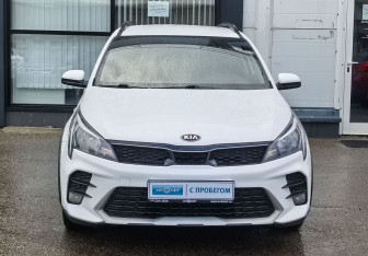 Подержанный автомобиль Kia Rio Hatchback 2021 года (2 фото)
