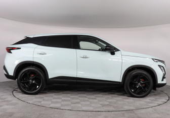 Подержанный автомобиль Omoda C5 2022 года (4 фото)