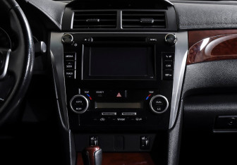 Подержанный автомобиль Toyota Camry Sedan 2012 года (12 фото)