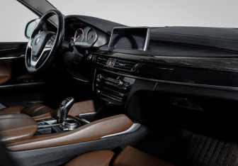 Подержанный автомобиль BMW X6 2015 года (4 фото)