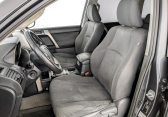 Подержанный автомобиль Toyota Land Cruiser Prado 2013 года (20 фото)