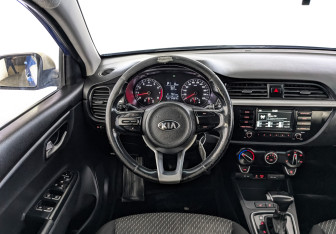 Подержанный автомобиль Kia Rio Hatchback 2019 года (21 фото)