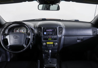 Подержанный автомобиль Kia Sorento 2007 года (13 фото)