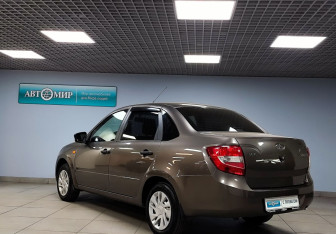 Подержанный автомобиль LADA (ВАЗ) Granta Sedan 2017 года (7 фото)