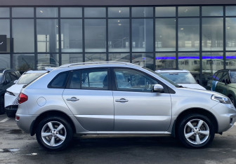 Подержанный автомобиль Renault Koleos 2012 года (4 фото)
