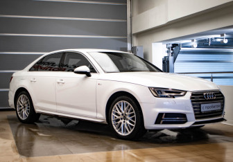 Подержанный автомобиль Audi A4 Sedan 2017 года (3 фото)